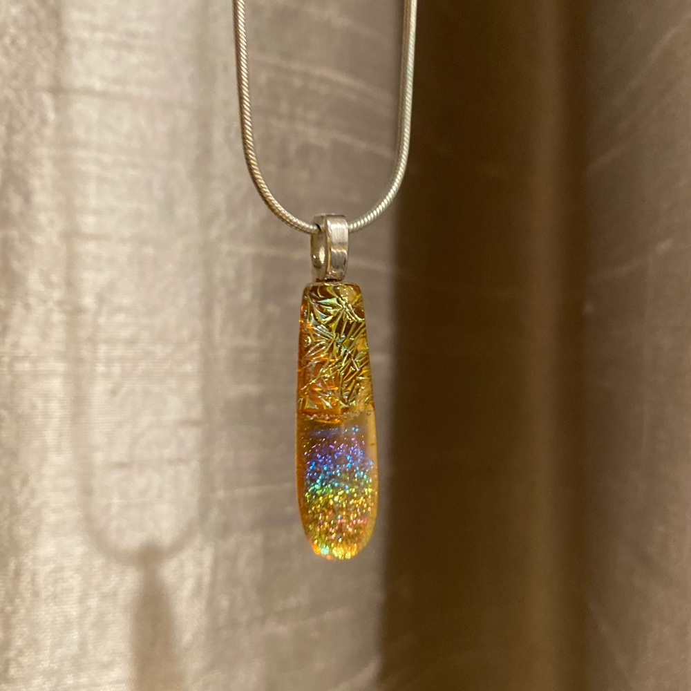 🌺🌈 Hawaiian glass pastel rainbow necklace - NEW